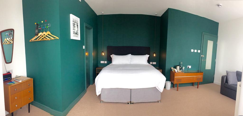 Bed and Breakfast The Blue Door New Quay Exterior foto