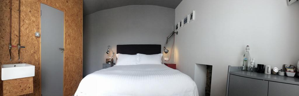 Bed and Breakfast The Blue Door New Quay Exterior foto