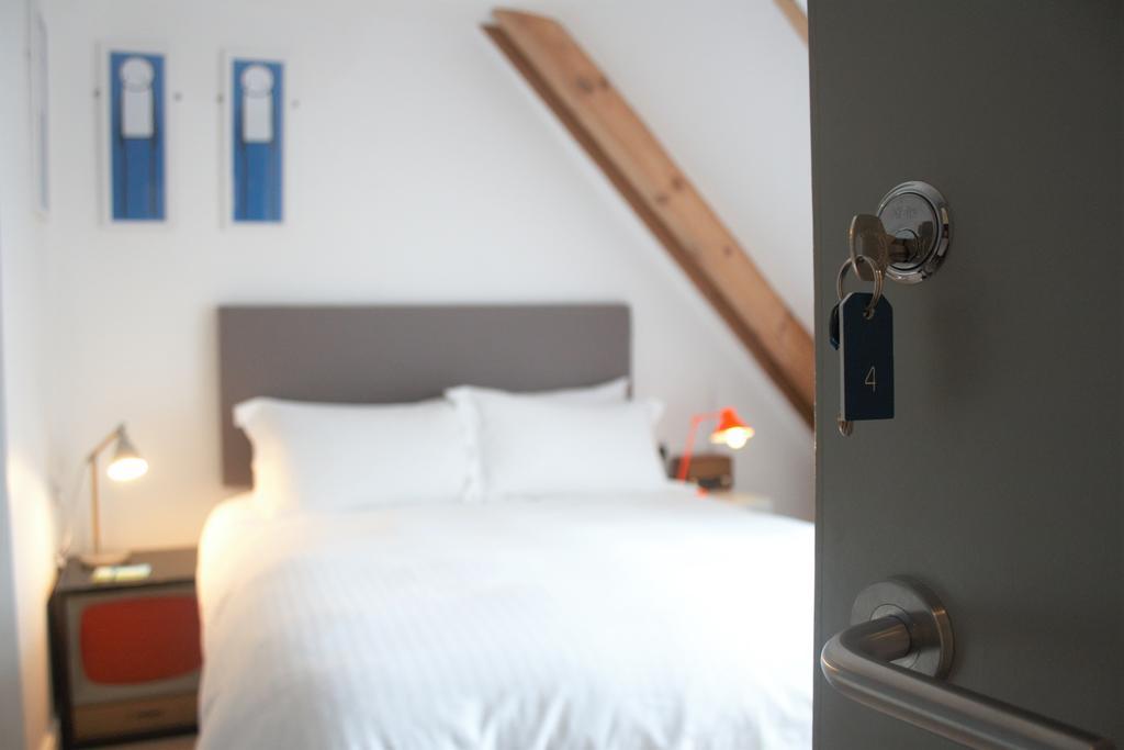 Bed and Breakfast The Blue Door New Quay Exterior foto